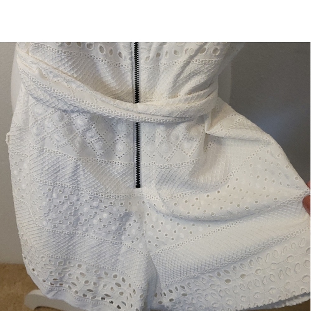 ALICE + OLIVIA PLUNGE NECKLINE ROMPER - Picture 6 of 8